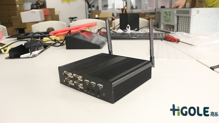 嵌入式工控一体机